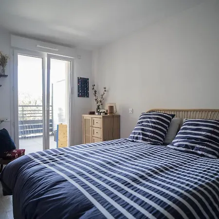 Modern Apt With Balcony Near Paris * 쀼또