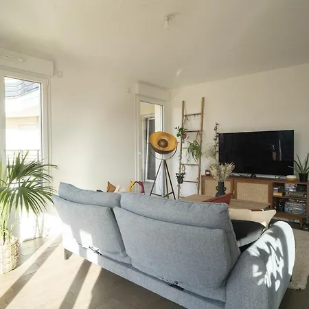 Modern Apt With Balcony Near Paris * 쀼또